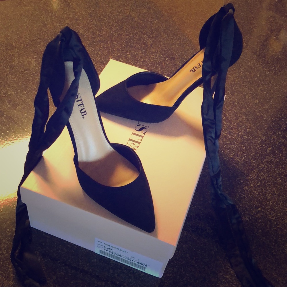 Never been worn. They’re too big for me.